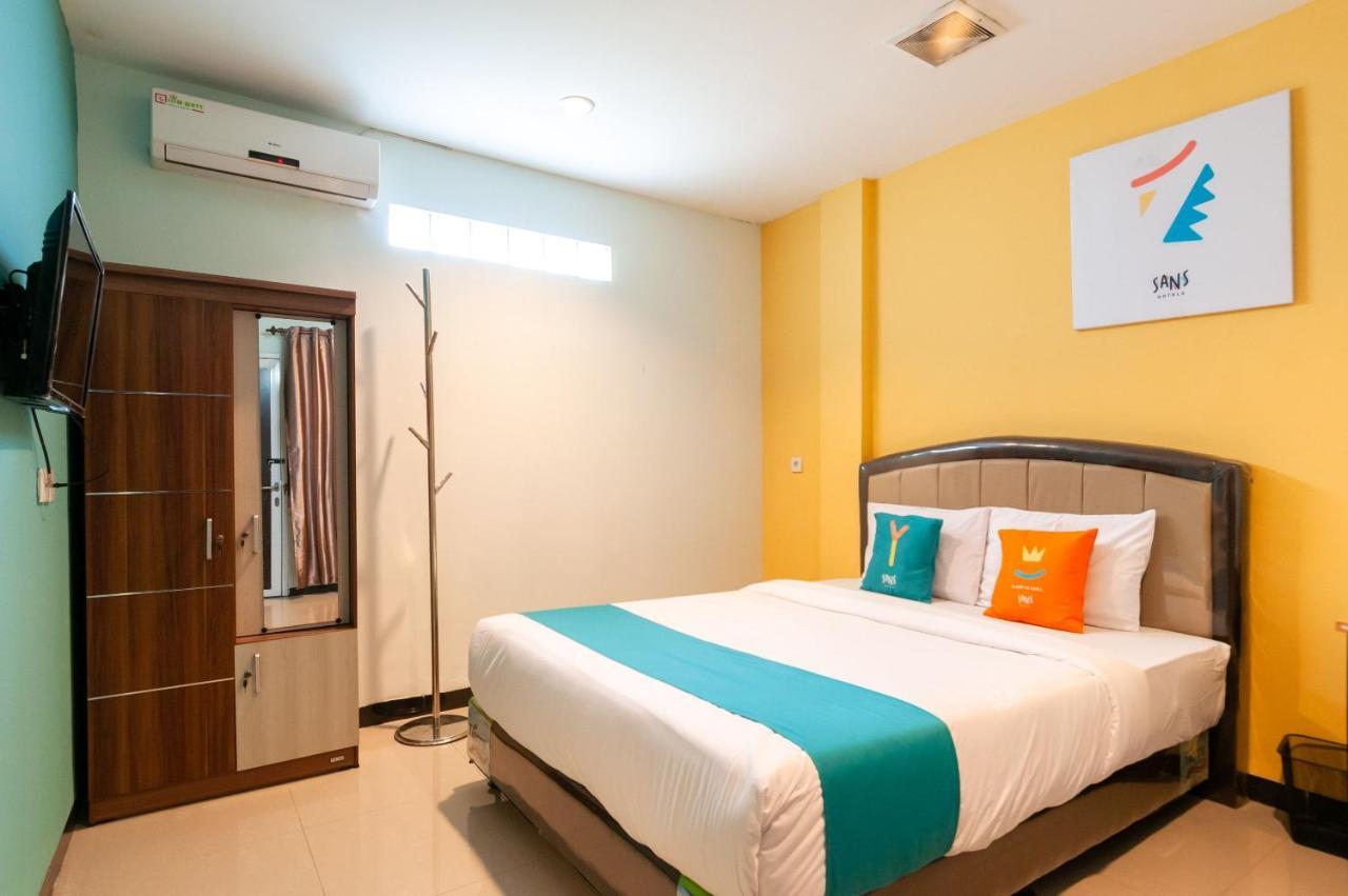 Sans Hotel Finest Medan Exterior foto