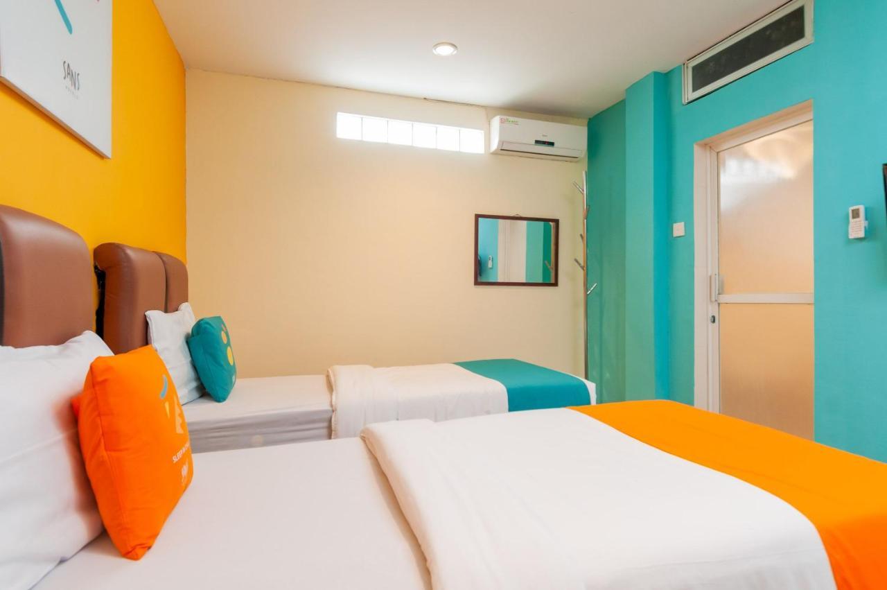 Sans Hotel Finest Medan Exterior foto